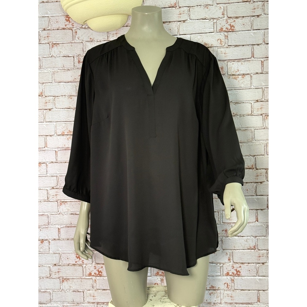 Torrid Women Black Pintuck Back Split V-Neck 3/4 Sleeve Blouse Plus Size 2 NWOT